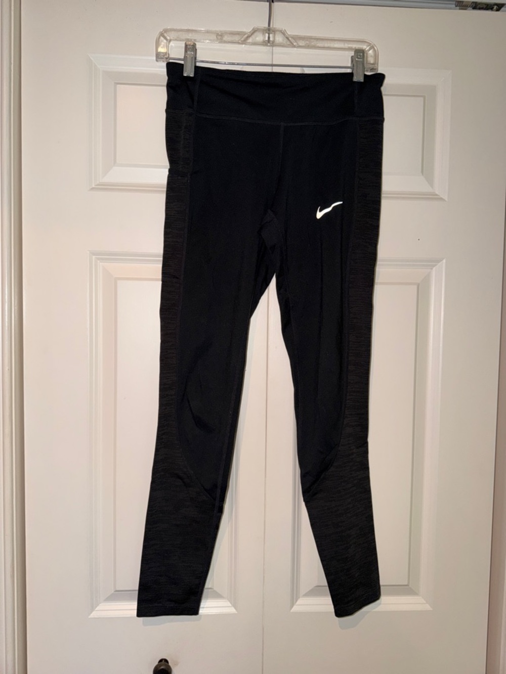 Nike DRI-FIT Black Athletic Leggings, size Small
